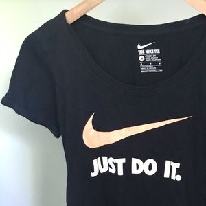 Nike tee